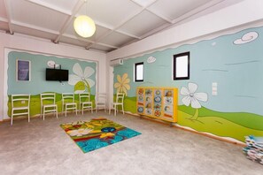 พื้นที่เล่นสำหรับเด็ก