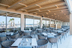 Dining - Senseana Sea Side Resort and Aquadventure (Hersonissos)