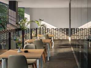 Outdoor dining - Hotel 88 Blok M (Jakarta)