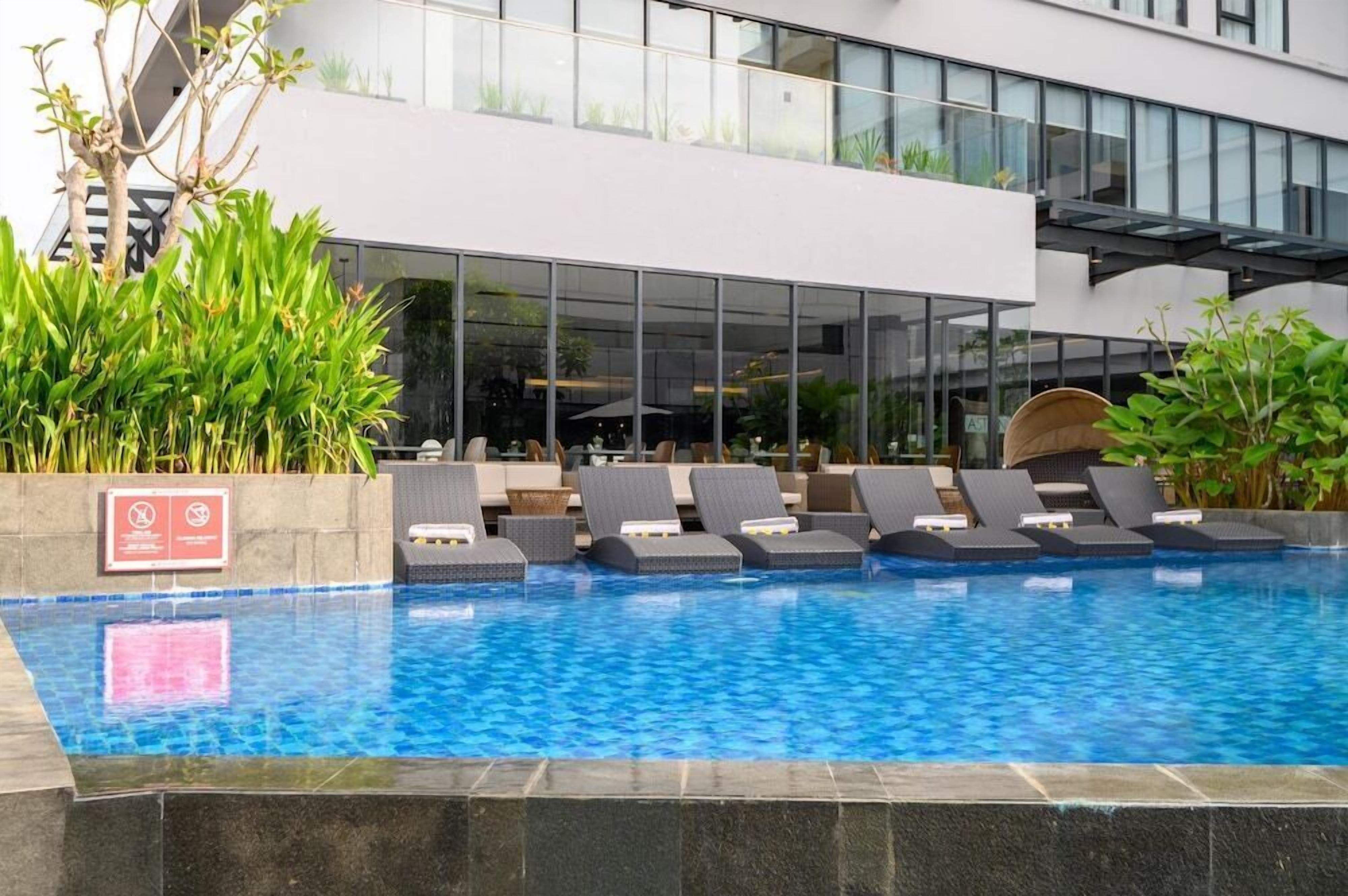 Kolam renang terbuka 