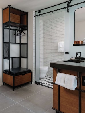 Bathroom - Tommie Austin (Austin)