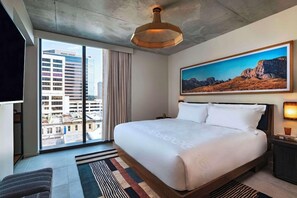 Room - Tommie Austin (Austin)