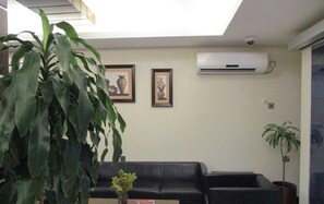 Interior - Sovereign Hotel (Doha)