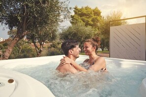 Outdoor spa tub - Tui Blue Tropea (Ricadi)