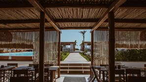 Outdoor dining - Cumeja Beach Club & Hotel (Cellole)