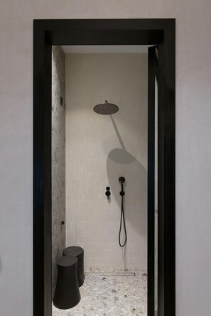 Bathroom - Aeonic Suites and Spa - Adults Only (Mykonos)