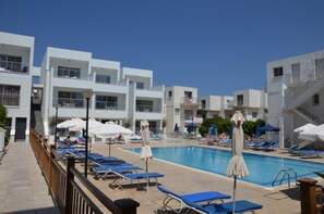 Pool - Sweet Memories Hotel Apartments (Paralimni)