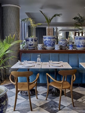 Dining - Hotel Montevideo (Montevideo)