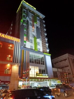 Exterior - Maxone Hotel Jayapura (Jayapura)