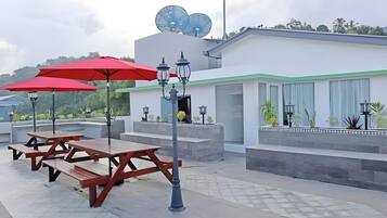 Tempat makan outdoor