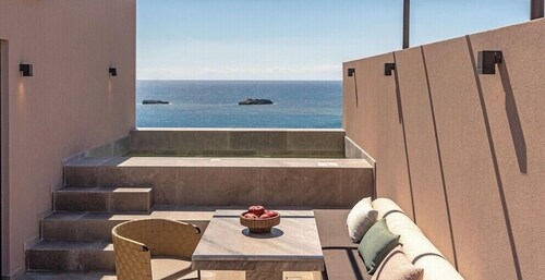 Tetra Resort and Spa