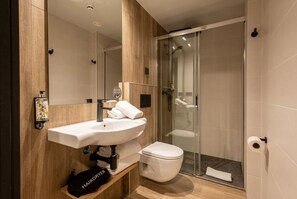 Bathroom - Hotel Bed4u Zurriola (San Sebastián)