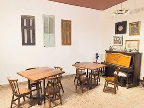 Dining - Hotel Rancho Argueta (San Luis Talpa)