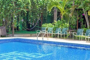 Pool - Hotel Rancho Argueta (San Luis Talpa)