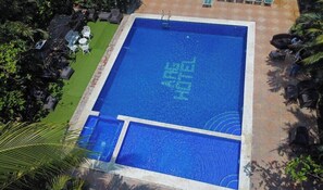 Pool - Hotel Rancho Argueta (San Luis Talpa)