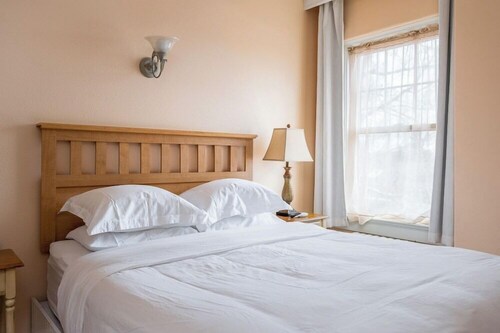 Historic Hotel Condon