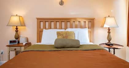 Historic Hotel Condon