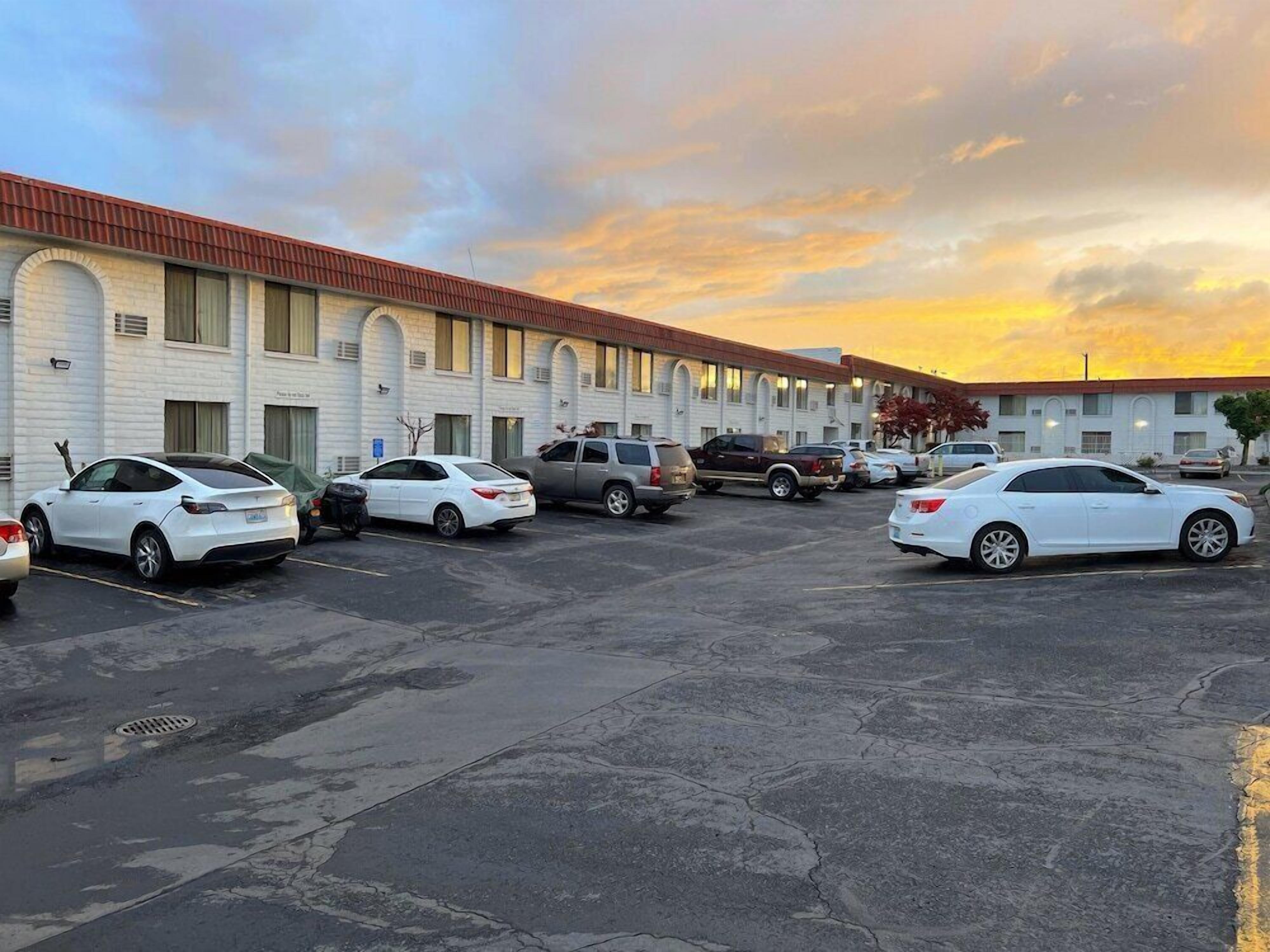 المنطقة المحيطة بالمنشأة