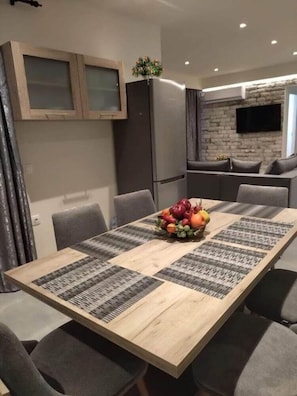 Dining - Aqua Luxury Suites (Corfu)