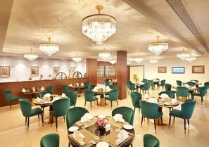 Dining - Accord Chrome Airport Hotel (Chennai)