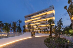 Exterior - Isla Brown Corinthia Resort & Spa, Curio Collection by Hilton (Loutraki-Agioi Theodoroi)