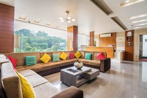 Lobby - Hotel Five Elements (Visakhapatnam)