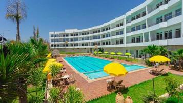 Indoor pool, outdoor pool