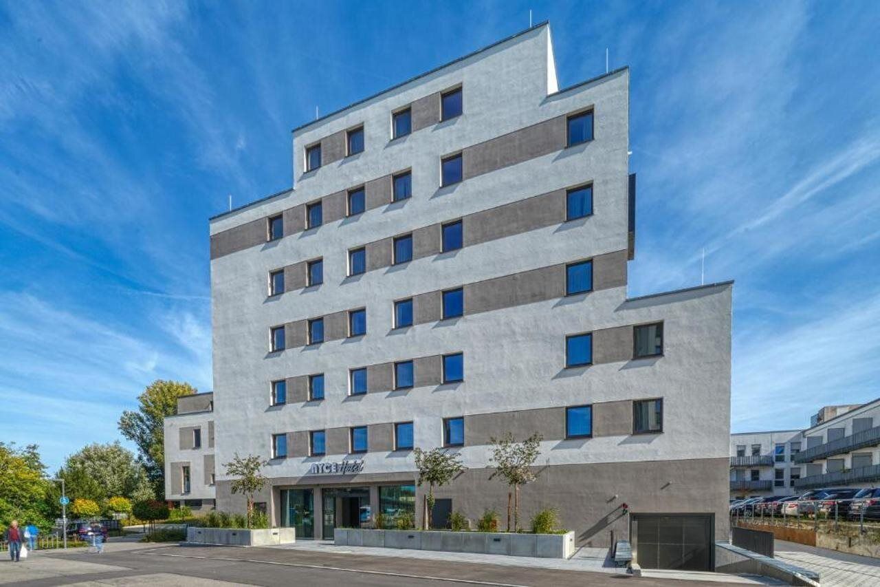 المنشأة من الخارج