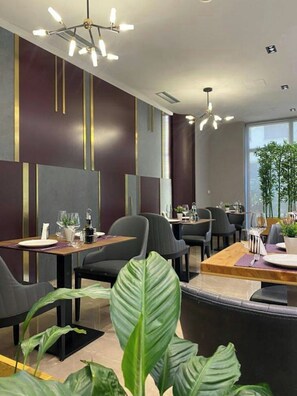 Dining - Doanesia Premium Hotel and Spa (Kashar)