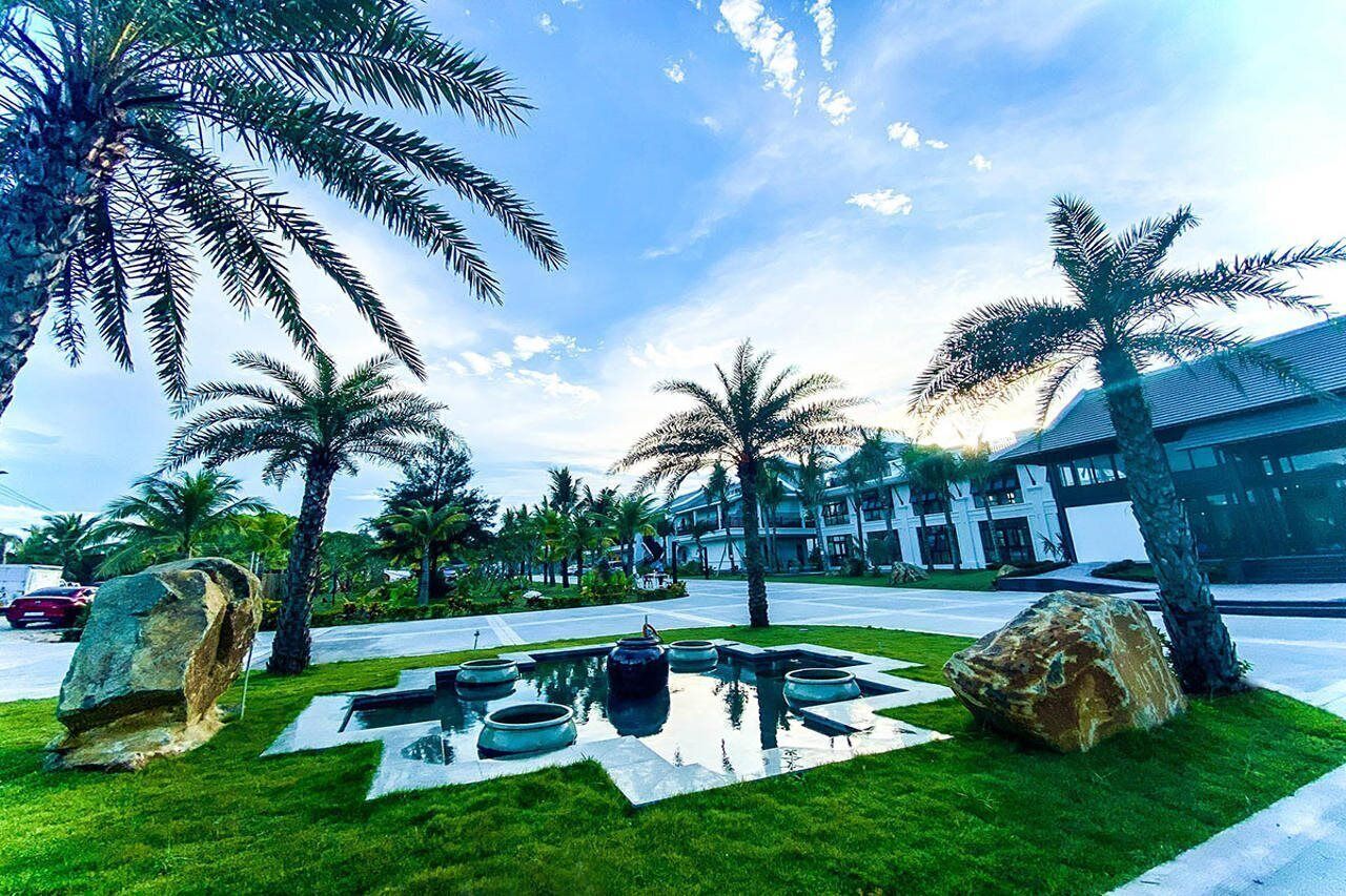 Hồ bơi ngoài trời 