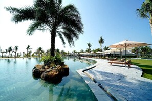 Outdoor pool - Bliss Hoi An Beach Resort and Wellness (Thang Binh)