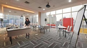 Meeting facility - H! Hotel Senen (Jakarta)
