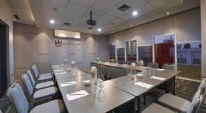 Meeting facility - H! Hotel Senen (Jakarta)