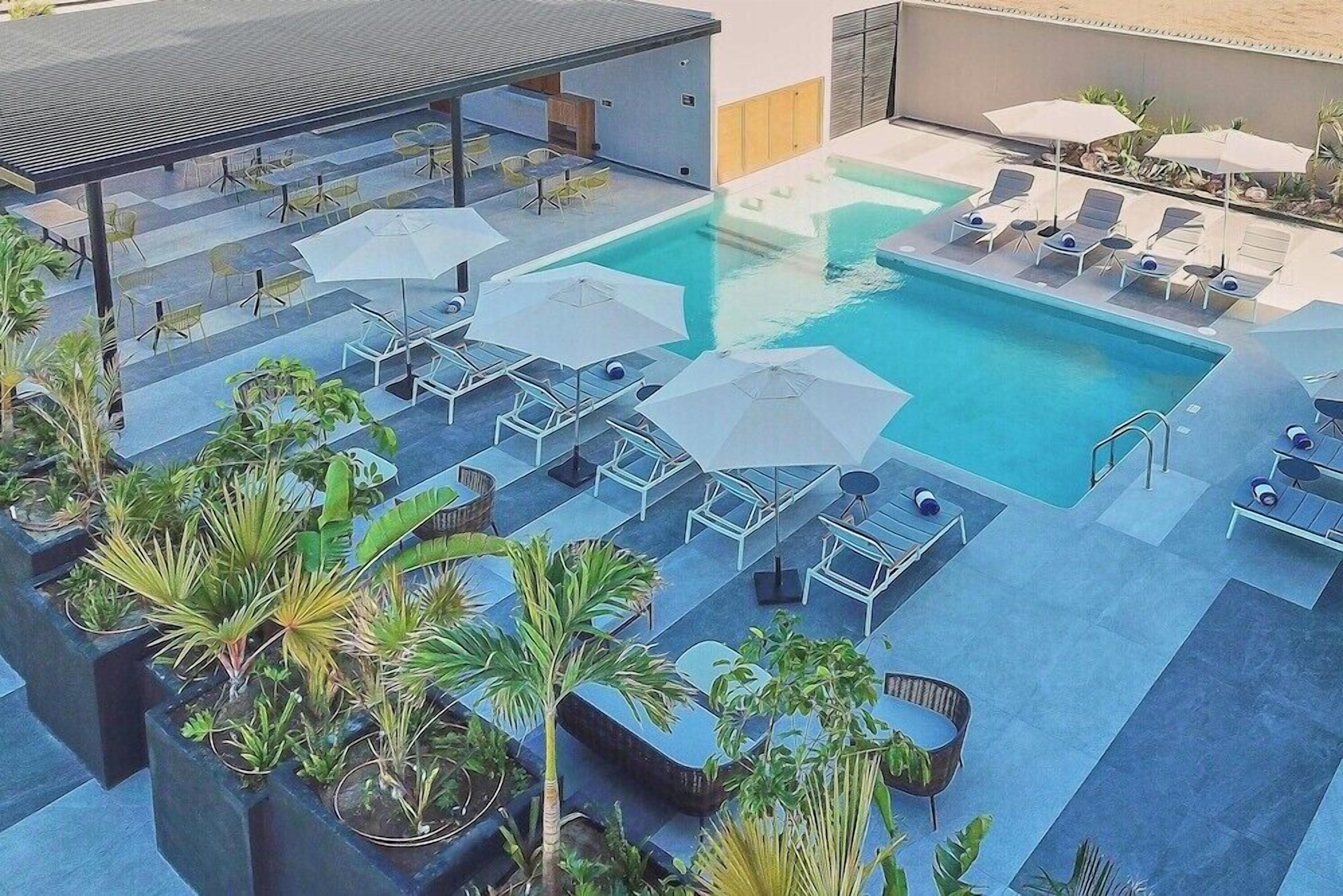 Hồ bơi ngoài trời 