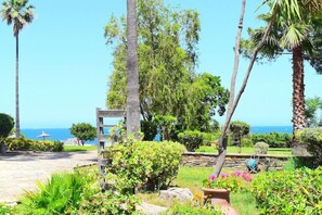 Property grounds - Hotel Bellevue Bastia (Saint-Florent)