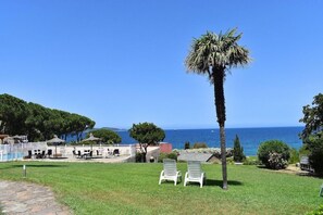 Terrace/patio - Hotel Bellevue Bastia (Saint-Florent)