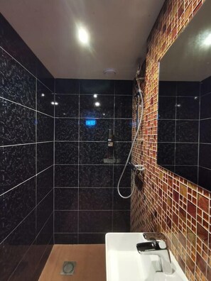 Bathroom - Hotel Mevlana (Amsterdam)