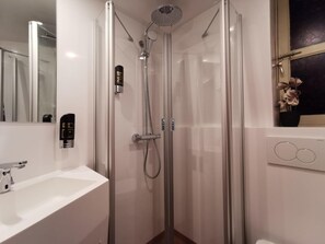Bathroom - Hotel Mevlana (Amsterdam)