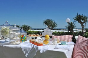 Outdoor dining - Hotel Gradara (Bellaria-Igea Marina)