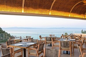 Outdoor dining - Meravia Leonardo Limited Edition (Kassandra)