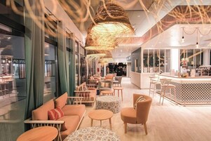 Bar (en el alojamiento)