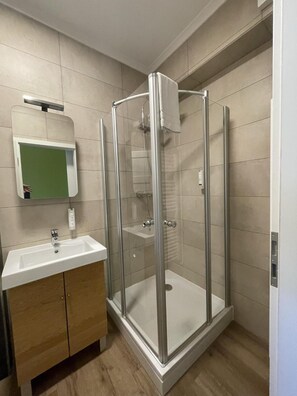 Bathroom - Bahnhof Balingen Hotel (Balingen)