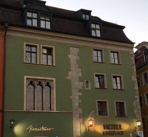 Exterior - Hotel Kaiserhof am Dom (Regensburg)