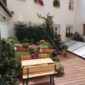 Outdoor dining - Hotel Kaiserhof am Dom (Regensburg)