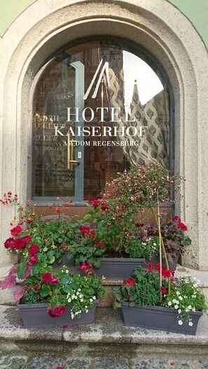 Exterior detail - Hotel Kaiserhof am Dom (Regensburg)