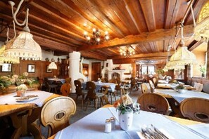 Dining - Hotel Gasthof zur Muhle (Ismaning)