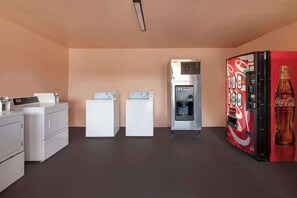 Interior - New Orleans East Hotel (New Orleans)