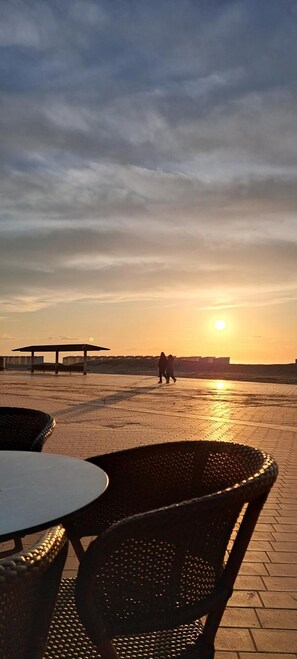 Outdoor dining - Hotel Sandeshoved Zeedijk (Nieuwpoort)