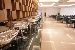 Dining - Dolphin Continental Hotel (Salmiya)