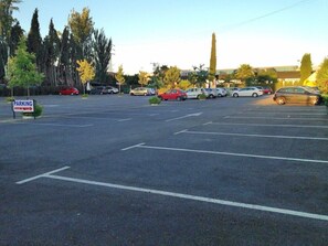 Property grounds - Hotel Las Yucas (Atarfe)